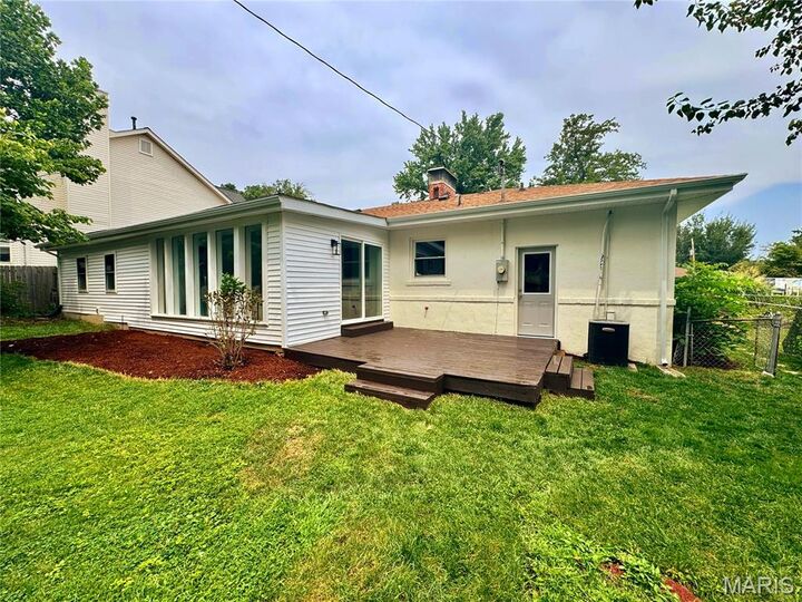 Property Photo:  634 Warrenton Drive  MO 63122 