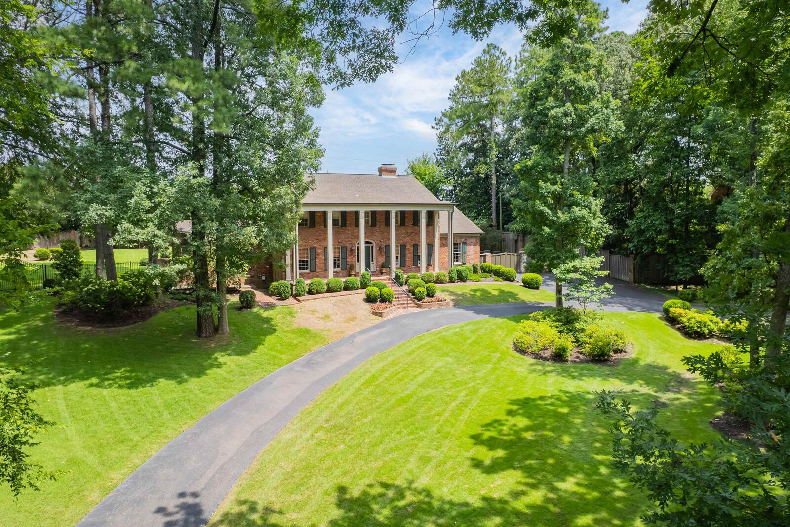 Property Photo:  5724 The Forest Gate Rd  TN 38120 