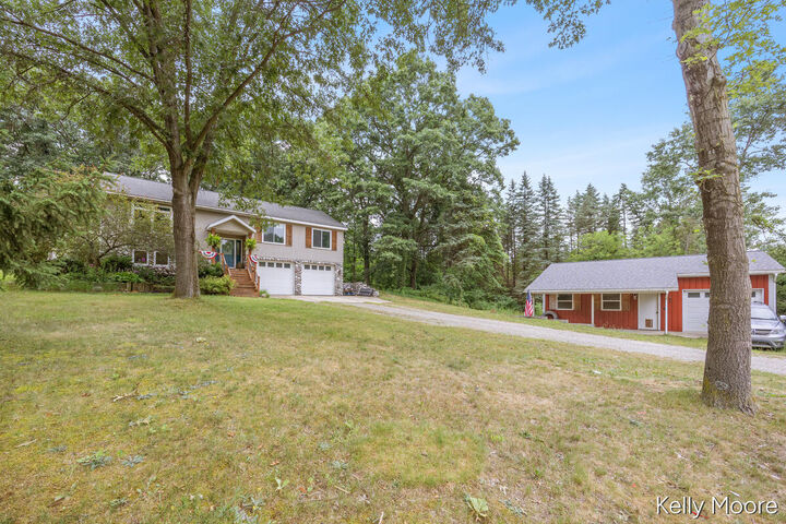 Property Photo: 11856 Berridge Road MI 48838