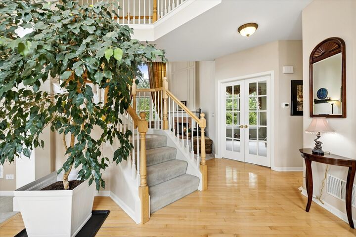 Property Photo: 8 Orchid Court IL 60107