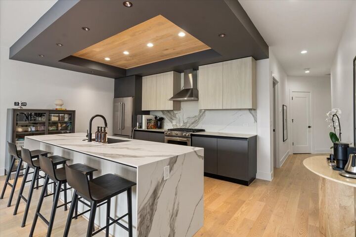 Property Photo: 1523 N Western Avenue 3A IL 60622