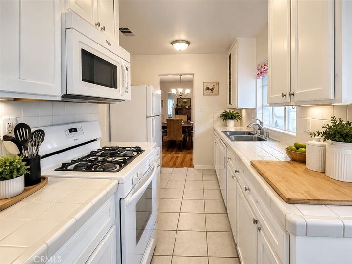 Property Photo:  553 Baughman  CA 91711 