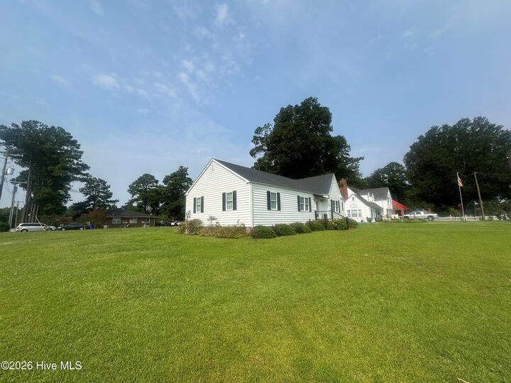 Property Photo:  622 E Memorial Drive  NC 27910 