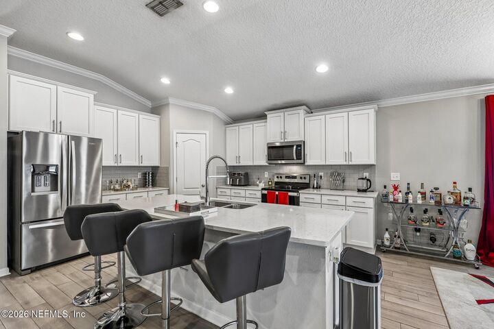 Property Photo:  7924 Island Fox Road  FL 32222 