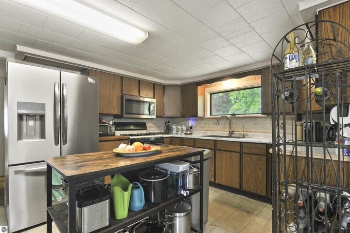 Property Photo:  1709 W Division Street  MI 49601 