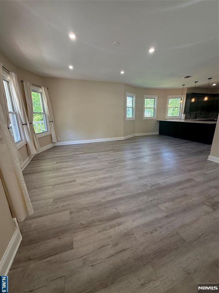 Property Photo:  43 Boyce Place 2  NJ 07450 