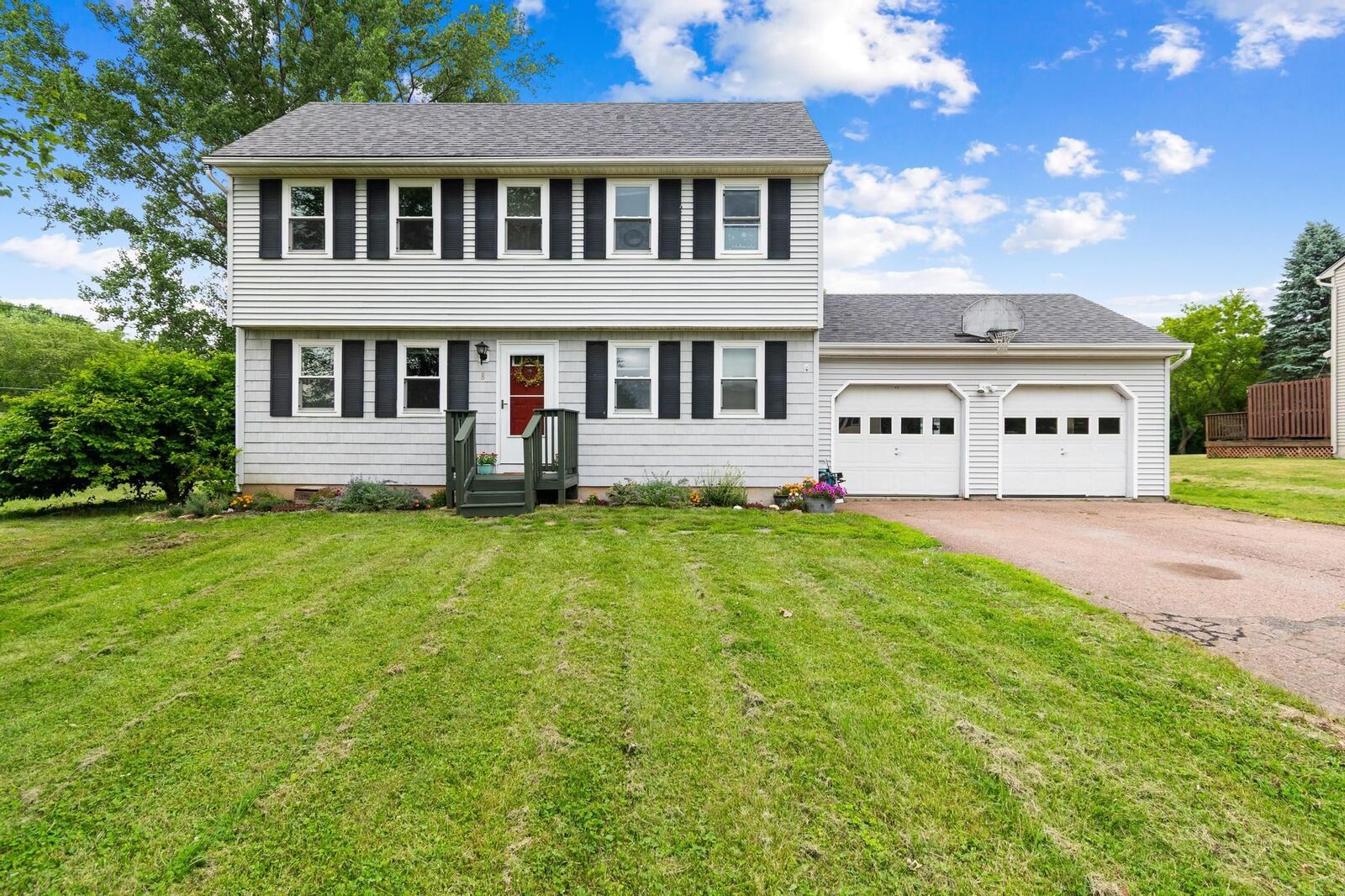 Property Photo:  8 Hunting Ridge Lane  VT 05468 