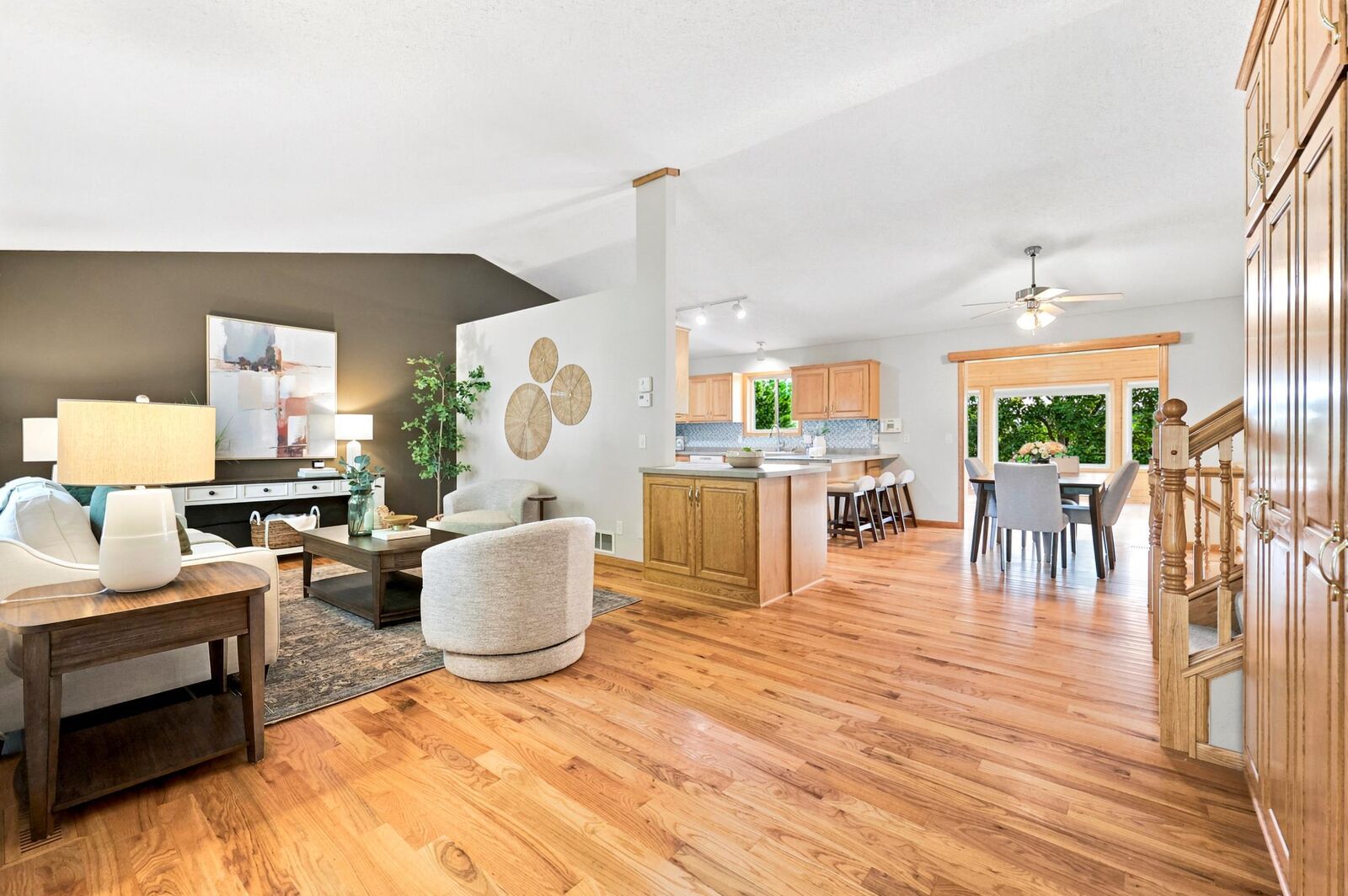Property Photo:  1351 Rolling Oaks Drive  MN 55341 