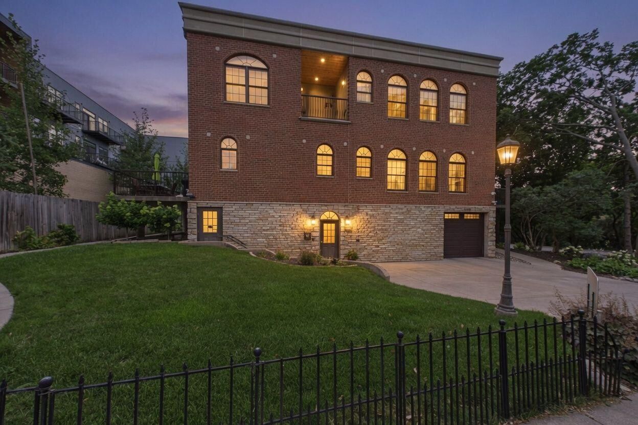 Property Photo: 3125 Inglewood Avenue S 201 MN 55416