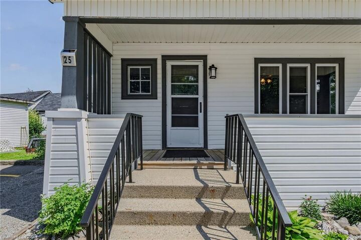 Property Photo:  25 North Main Street  ON N3Y 2M1 