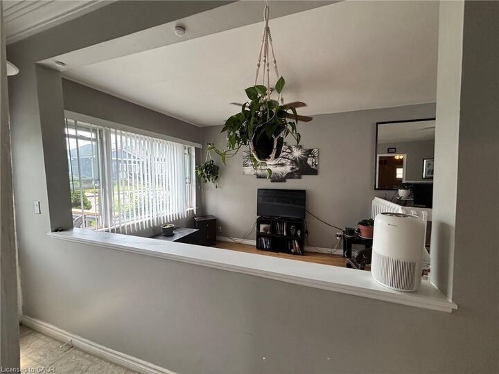 Property Photo: 49 Highland Avenue ON L8L 1Z2