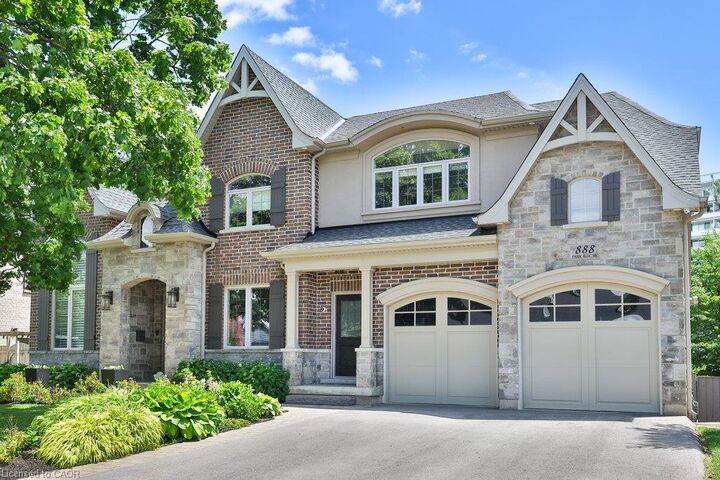 Property Photo: 888 Park Avenue W ON L7T 1N6