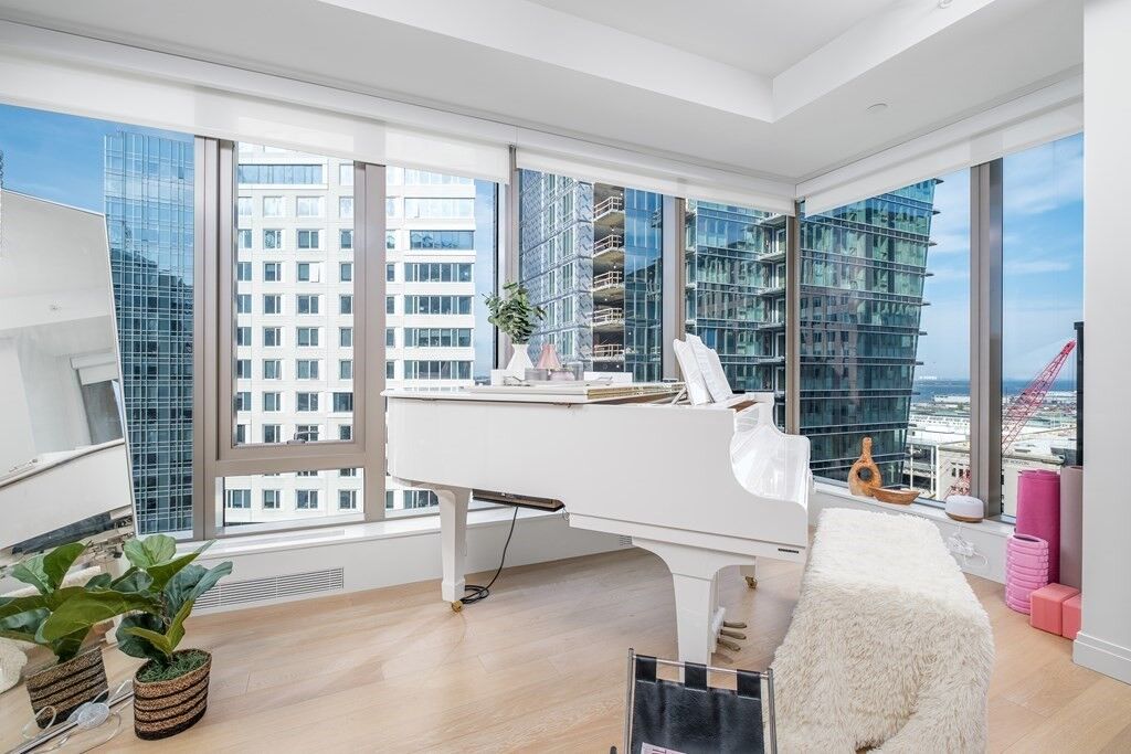 Property Photo:  133 Seaport Blvd 1510  MA 02210 