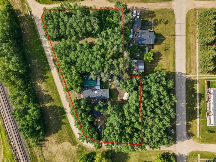 Property Photo: 310 Beaver Street AB T0B 1M0