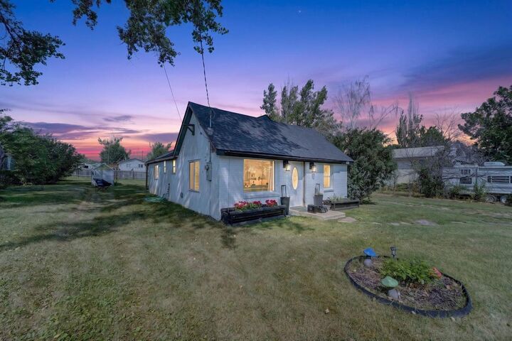 Property Photo: 233 4 Street AB T0K 2E0