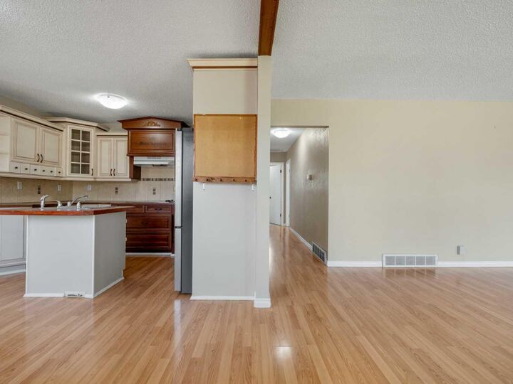 Property Photo:  505 Centennial Avenue  AB T0K 1V0 