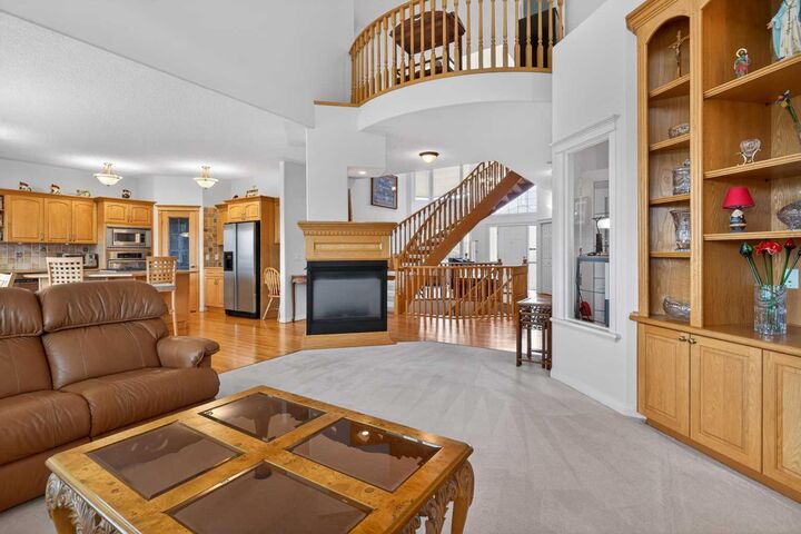 Property Photo: 307 Hampstead Way NW AB T3A 6E6