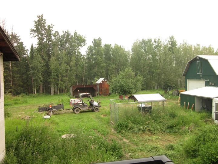 Property Photo:  420035 Range Road 32  AB T0C 2J0 