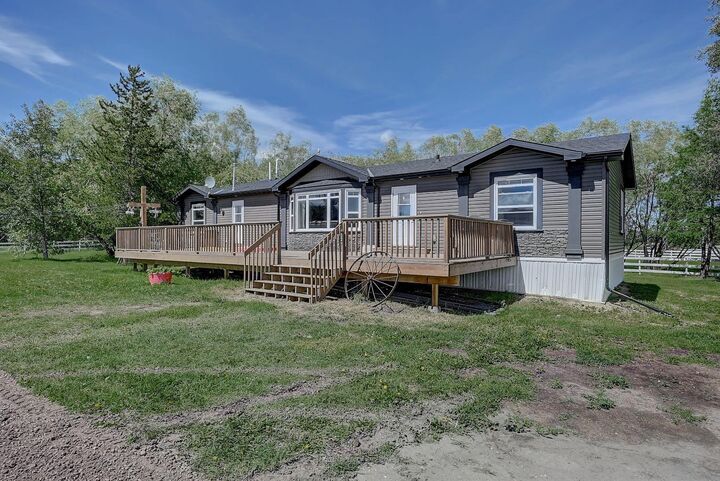 Property Photo: 53041 Twp 744 AB T0B 3C0