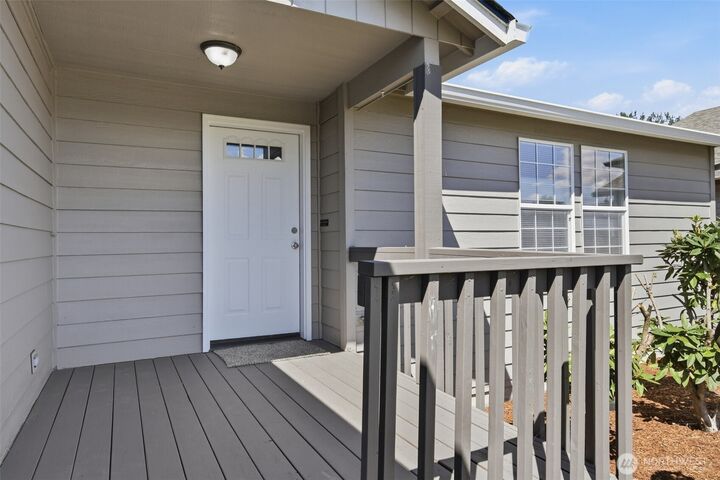 Property Photo:  106  Mission  WA 98626 