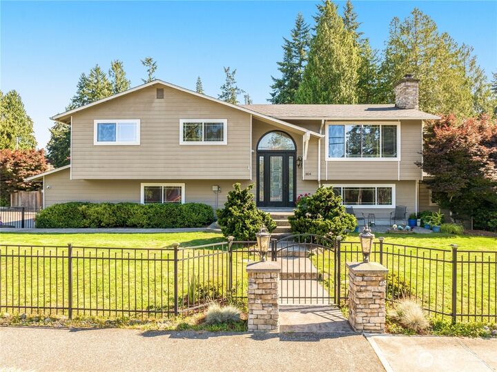 Property Photo: 804 15th Street SW WA 98020