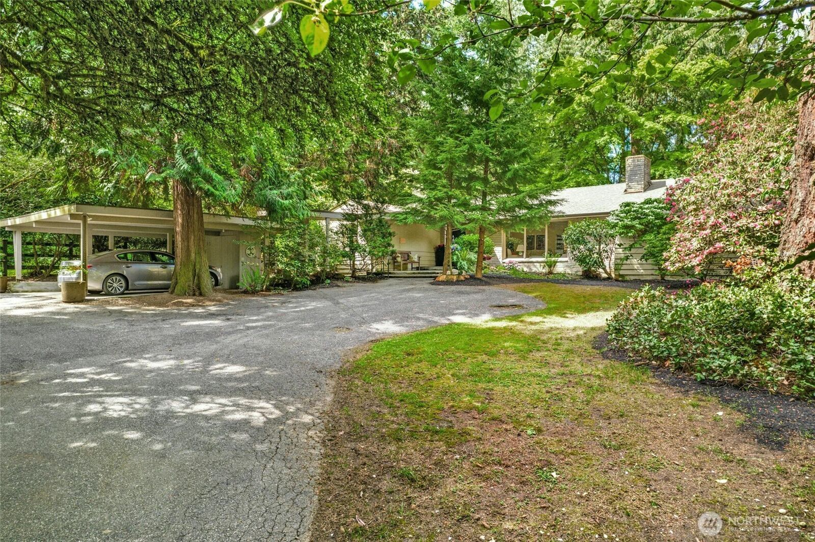 Property Photo: 3419 Evergreen Point Road WA 98039