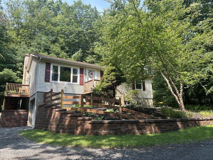 Property Photo:  125 Birch Leaf Drive  PA 18337 