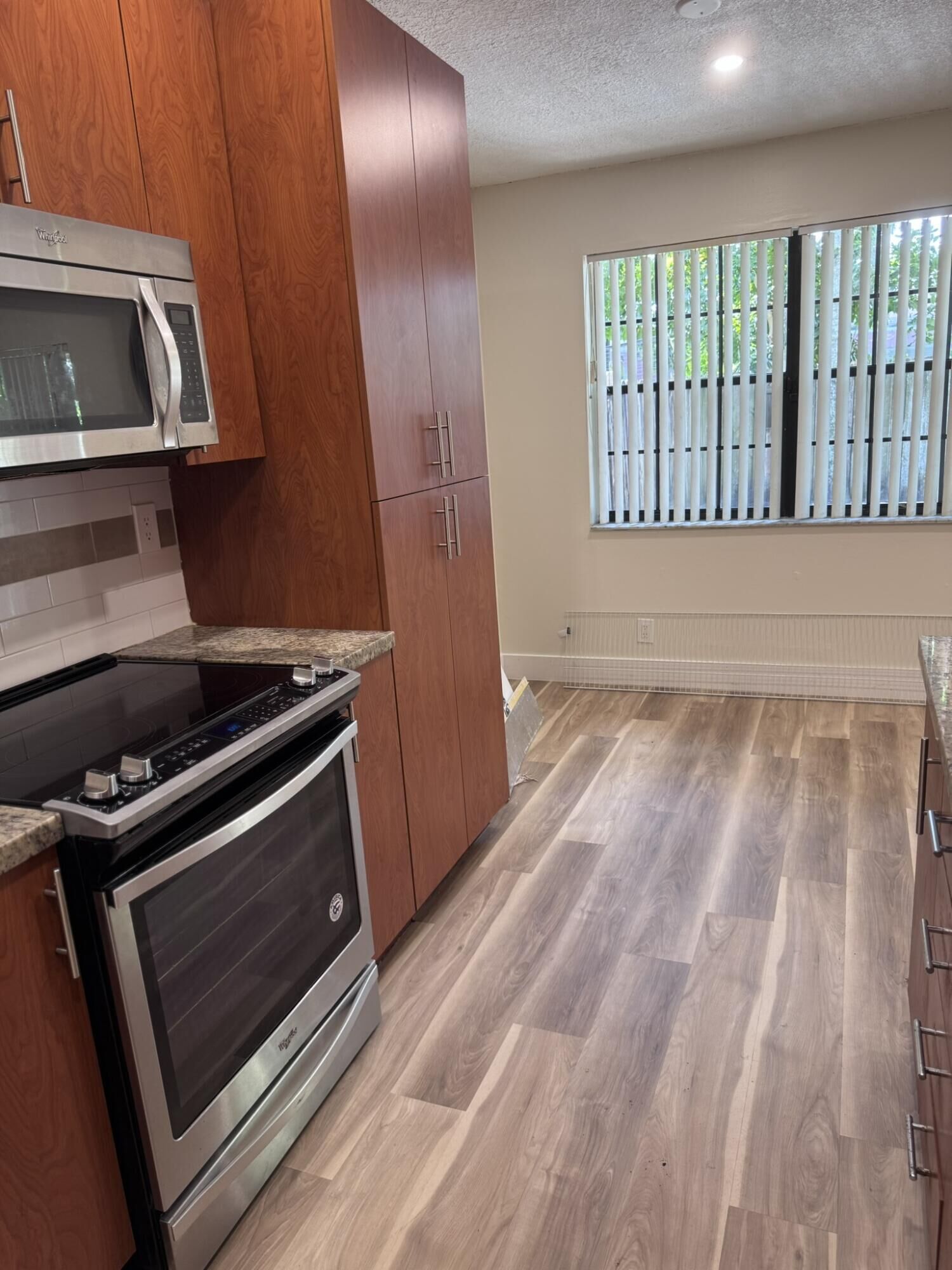 Property Photo: 7914 Pembroke Road 7914 FL 33023