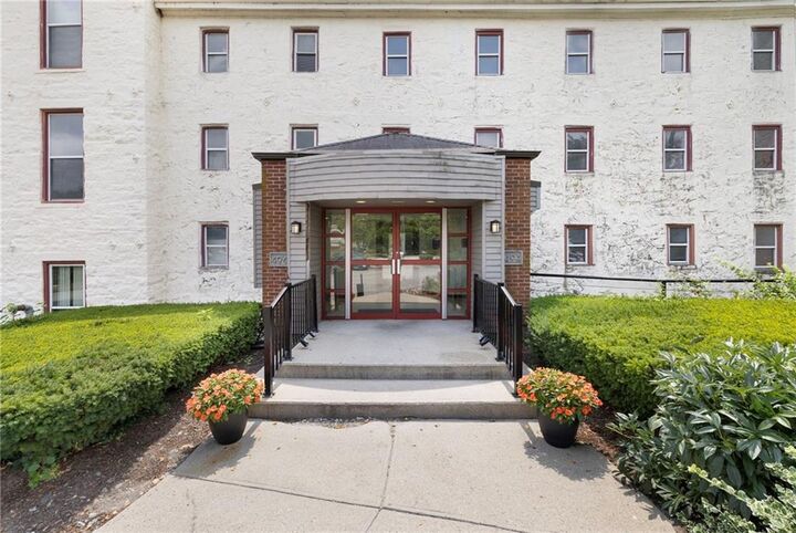 Property Photo:  494 Woonasquatucket Avenue 206  RI 02911 