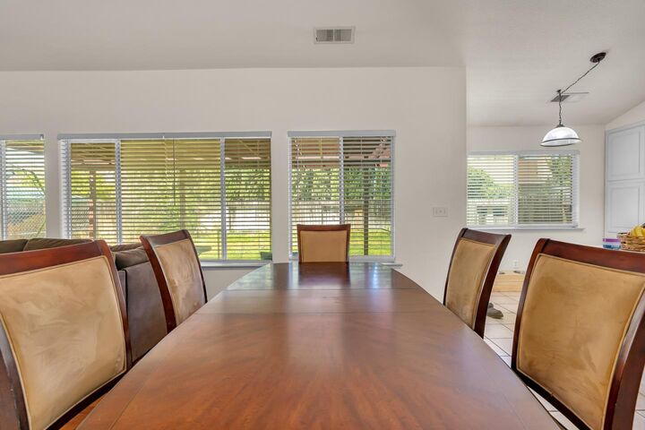 Property Photo: 721 Rhine Court CA 93635