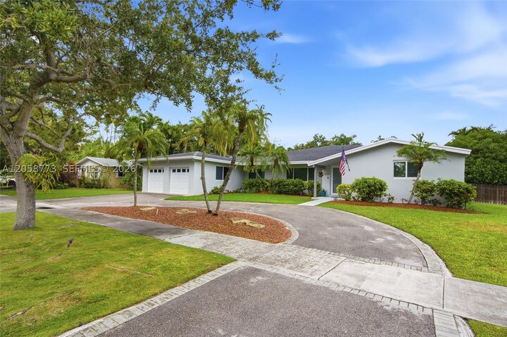 Property Photo: 15845 SW 87th Ave FL 33157