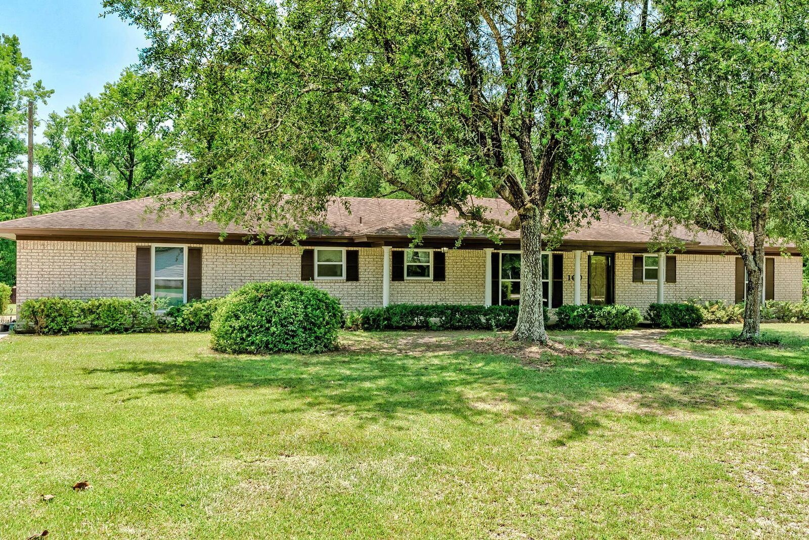Property Photo:  160 Linda Lane  TX 77657 