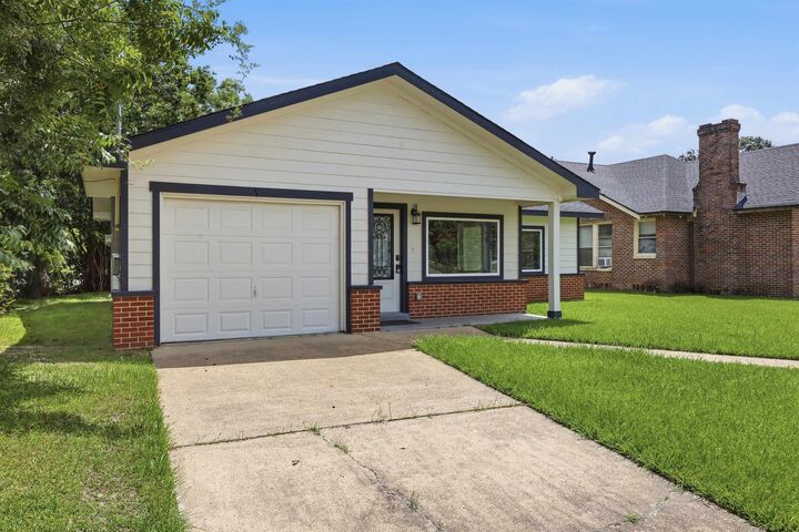 Property Photo:  4620 Magnolia St  TX 77703 