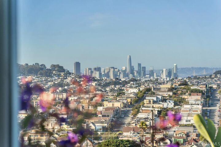 Property Photo: 327 Allison Street CA 94112