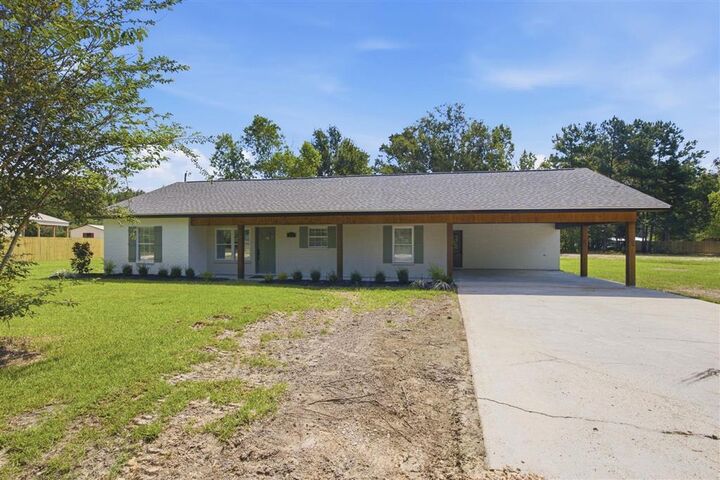 Property Photo: 121 Wildflower Lane LA 70652