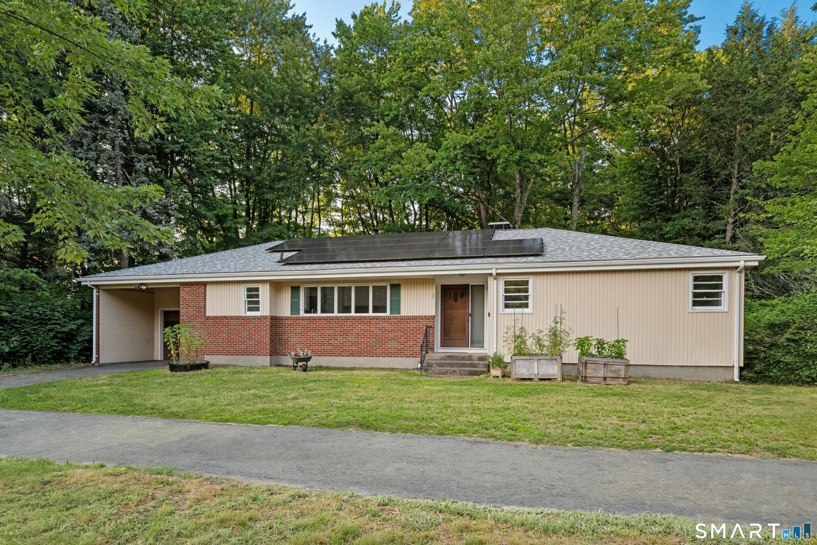 Property Photo: 24 East Wintonbury Avenue CT 06002