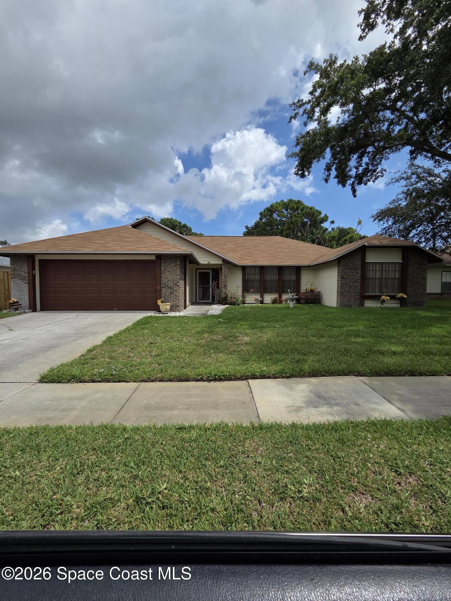 Property Photo:  132 Oak Lake Road  FL 32901 