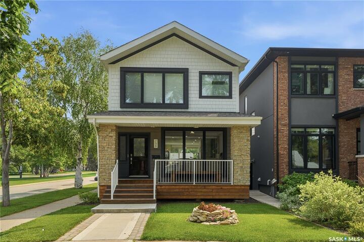 738 Main Street — photo 1