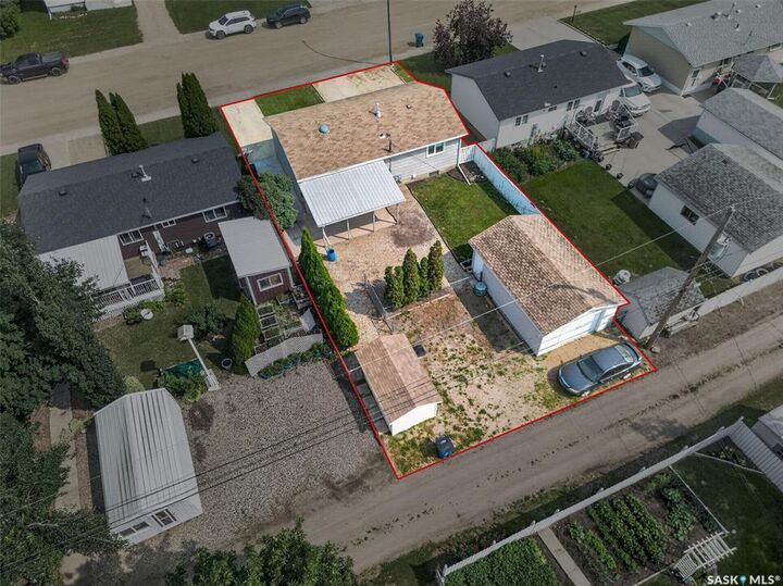 Property Photo:  107 Kingston Street  SK S0E 1A0 