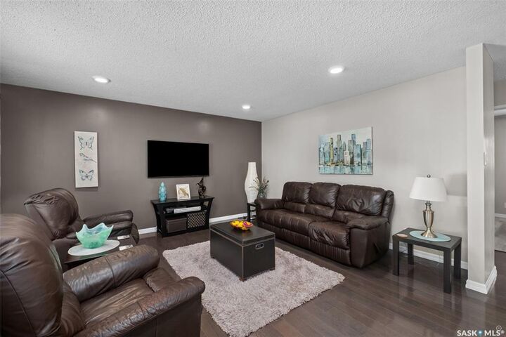 Property Photo:  1561 Sibbald Crescent  SK S6V 6E5 