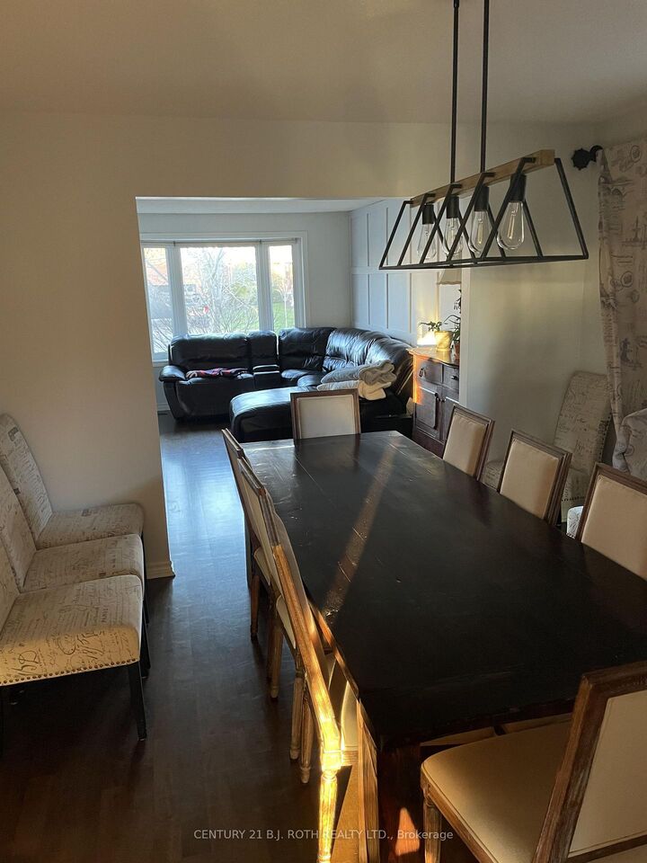 Property Photo:  105 Chieftain Crescent Bedroom #3  ON L4N 6J2 