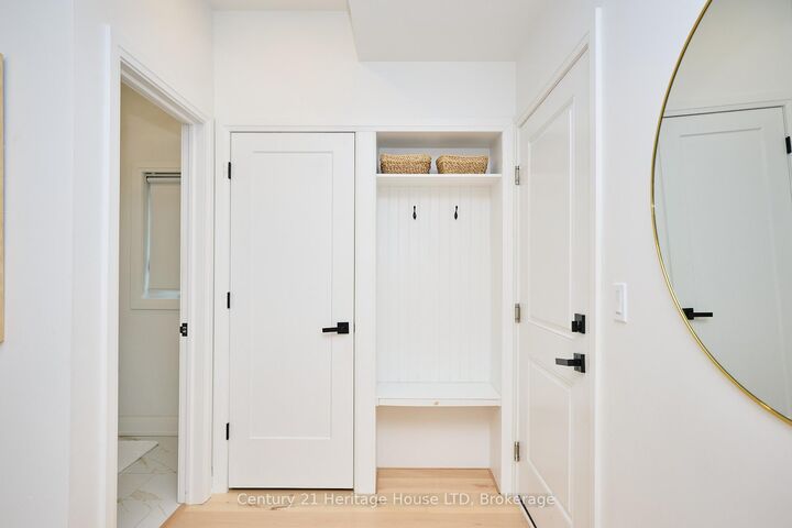Property Photo:  18 Parkview Avenue  ON L2A 5L7 