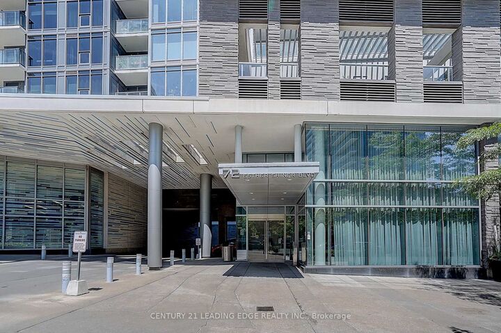 Property Photo: 72 Esther Shiner Boulevard 2102 ON M2K 0C4