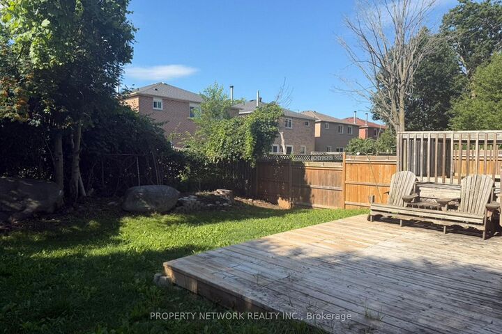 Property Photo:  41 Sydenham Wells Court  ON L4M 6R4 