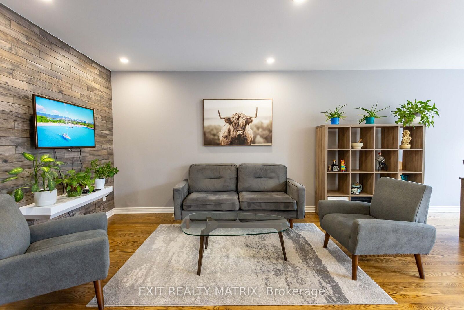 Property Photo:  195 Tapley Place  ON K4A 0L2 