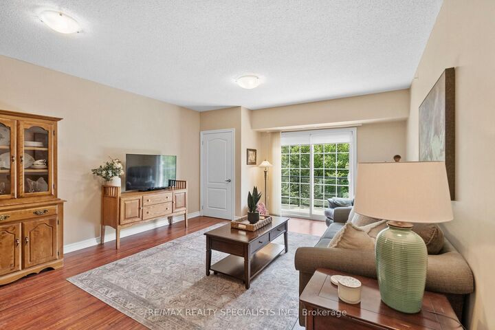 Property Photo: 41 Ferndale Drive S 408 ON L4N 5T6