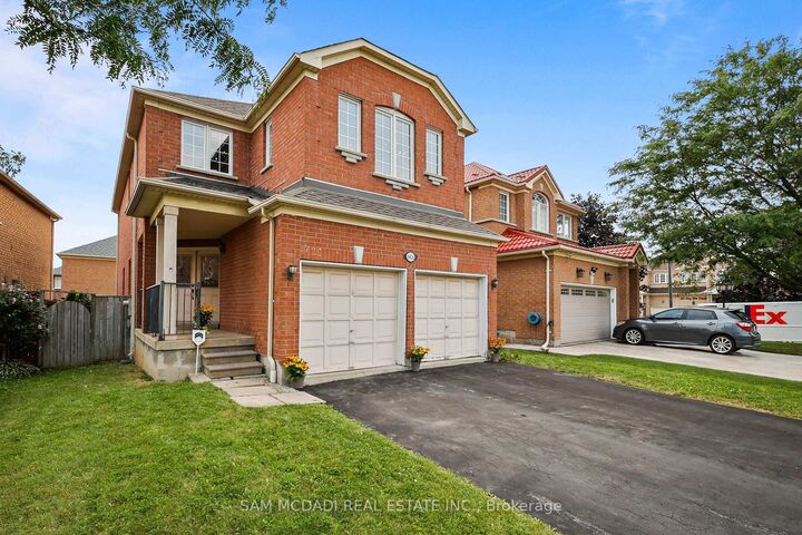 Property Photo: 6426 Valiant Heights ON L5W 1E2