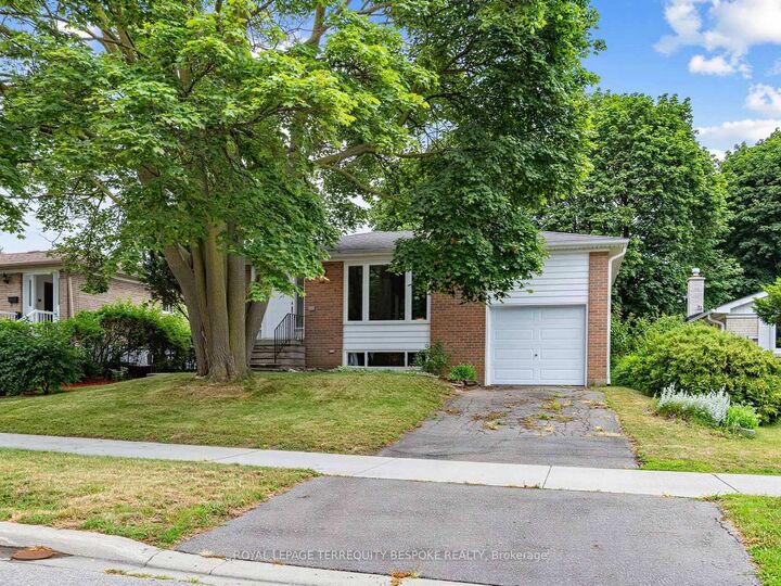 9 Midcroft Drive — photo 1