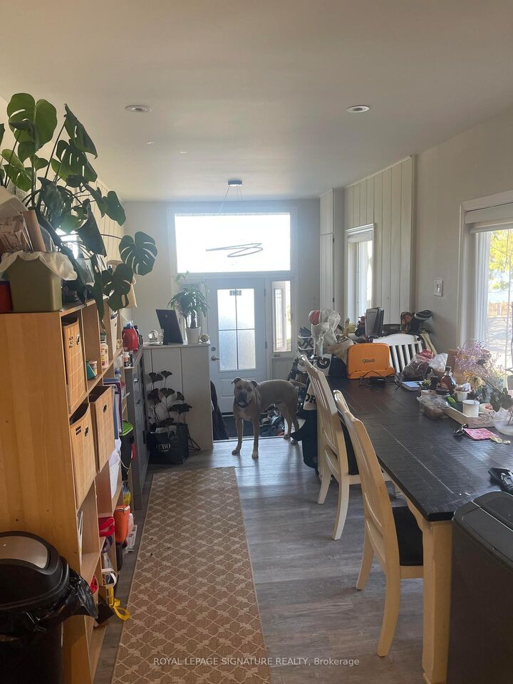 Property Photo:  5749 Lakeshore Road 2  ON L4A 7X3 