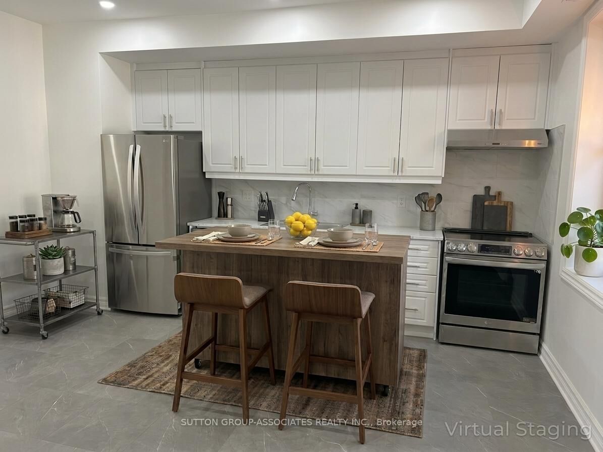 Property Photo:  792 College Street 2nd Fl  ON M6G 1C5 